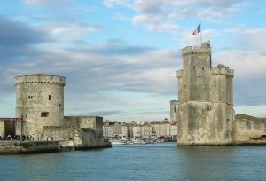 Les deux tours du Vieux-Port de La Rochellert